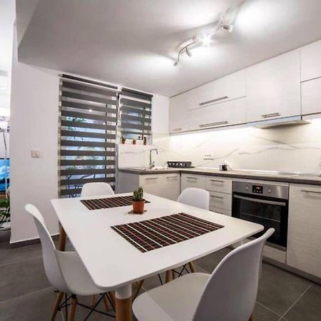Brand New Aprt With Backyard In Lycabettus Hill ! Apartment Athena Bagian luar foto