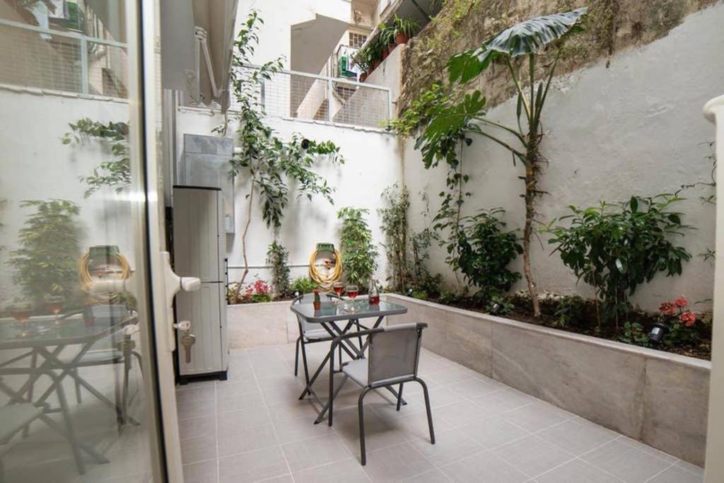 Brand New Aprt With Backyard In Lycabettus Hill ! Apartment Athena Bagian luar foto