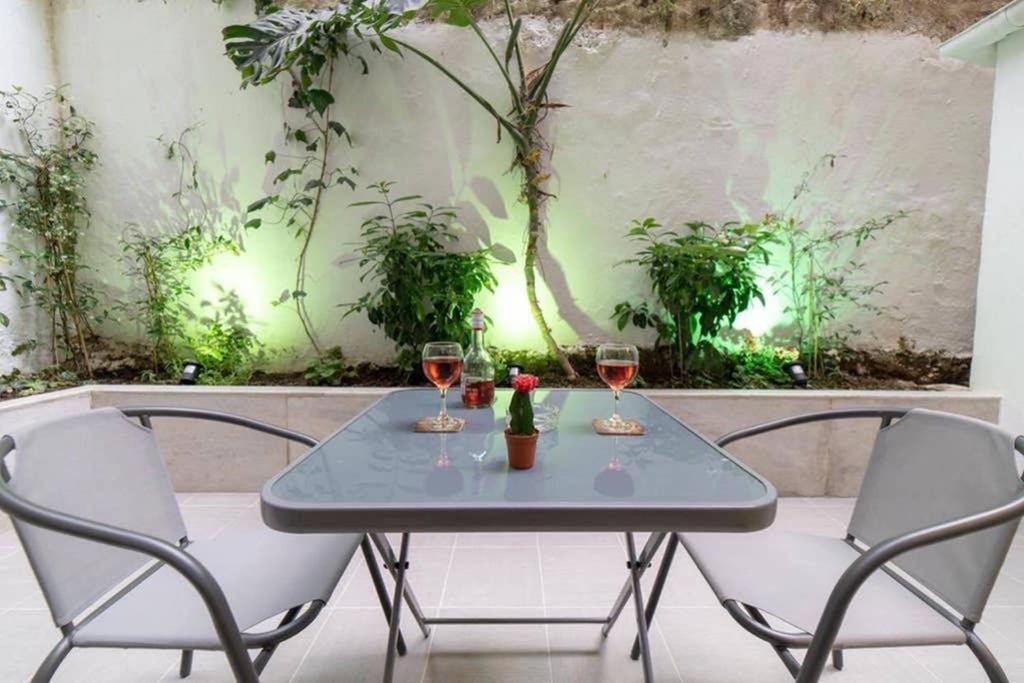 Brand New Aprt With Backyard In Lycabettus Hill ! Apartment Athena Bagian luar foto
